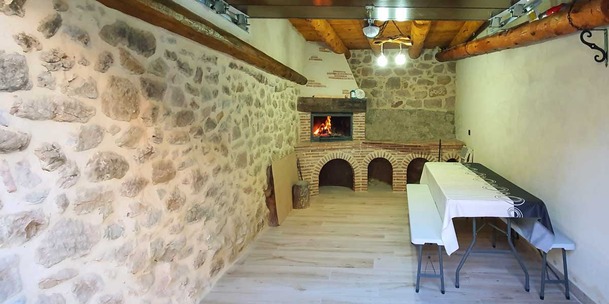 Garaje con barbacoa
